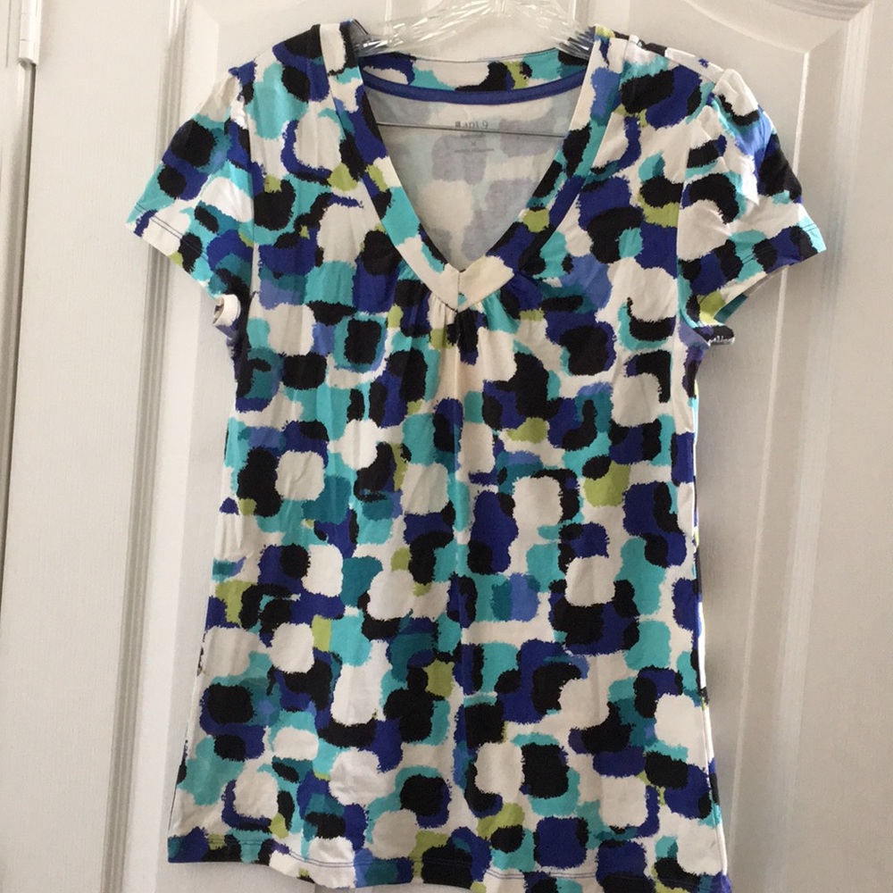 FINAL MARKDOWN Ladies’ apt. 9 Lovely Top (M)